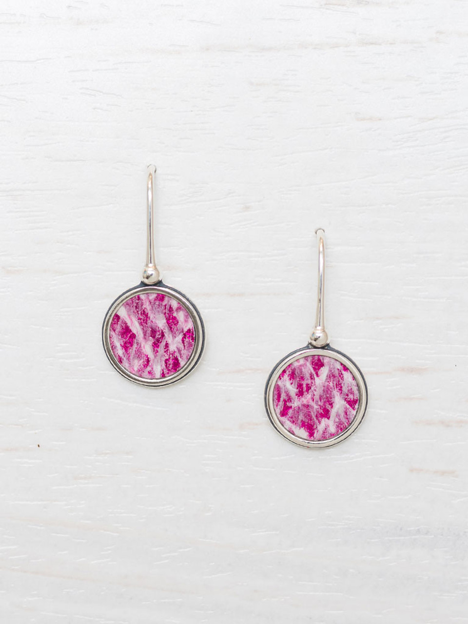 Neon Pink Daisy Earrings – Lost Minds Clothing